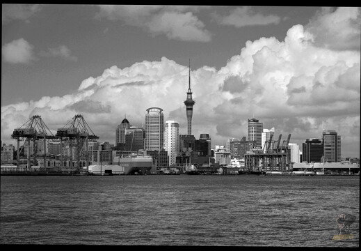 LR-ORI 7494 23-11-10 10870